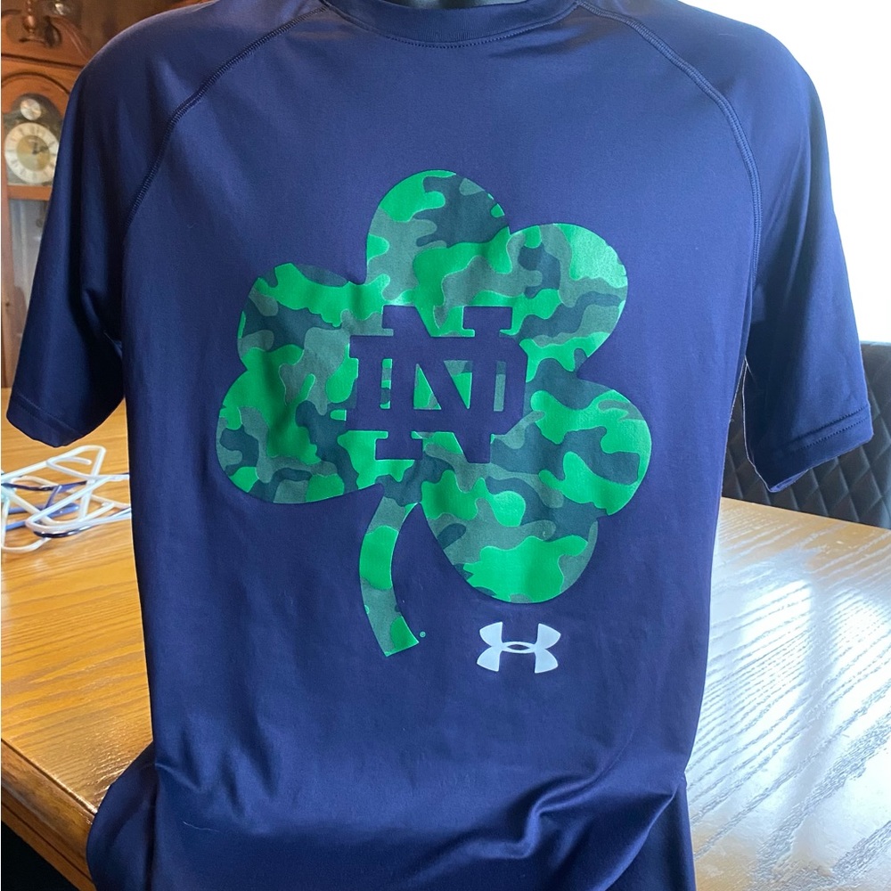 Under Armor Notre Dame Heat Gear short sleeve shirt Blue with Shamrock outdoor
